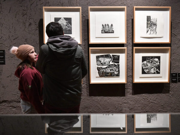 Nueva exposición en Lo Matta Cultural “Sobremesa con Nemesio” llega a Vitacura